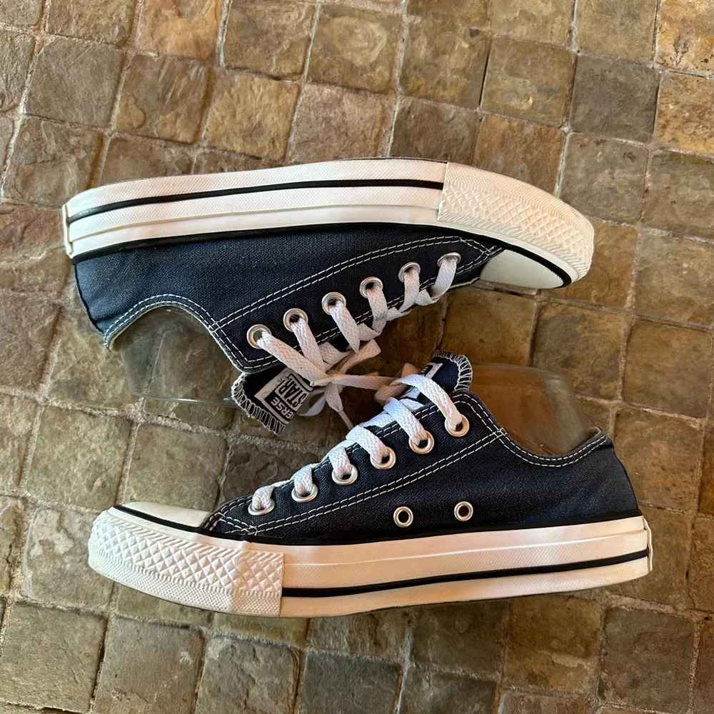 Converse navy and White Low Top Sneakers - Picture 1 of 10